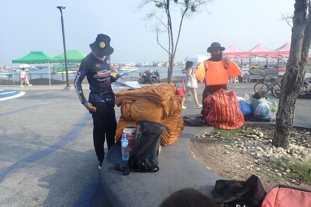 タイ　ラン島　バリハイ桟橋周辺