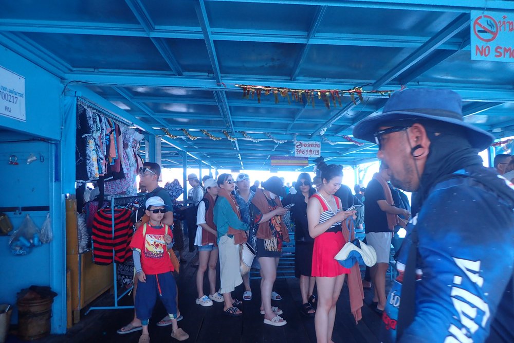 タイ　ラン島　パラセーリングステーション