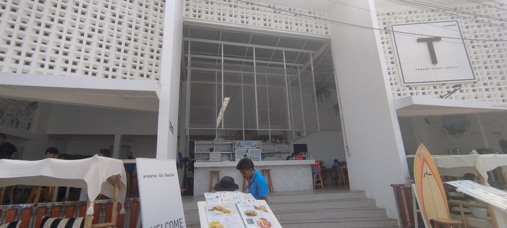 タイ　ラン島　レストランやカフェ