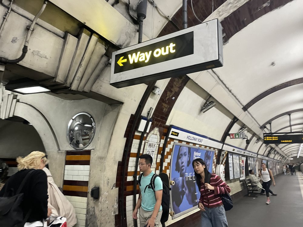 Arsenal FC ホロウェイ・ロード駅