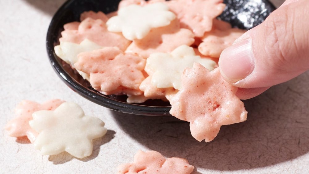 Munch on some cherry blossom rice crackers when you go to a Japanese park. Credits to @wearesakuraco on Instagram