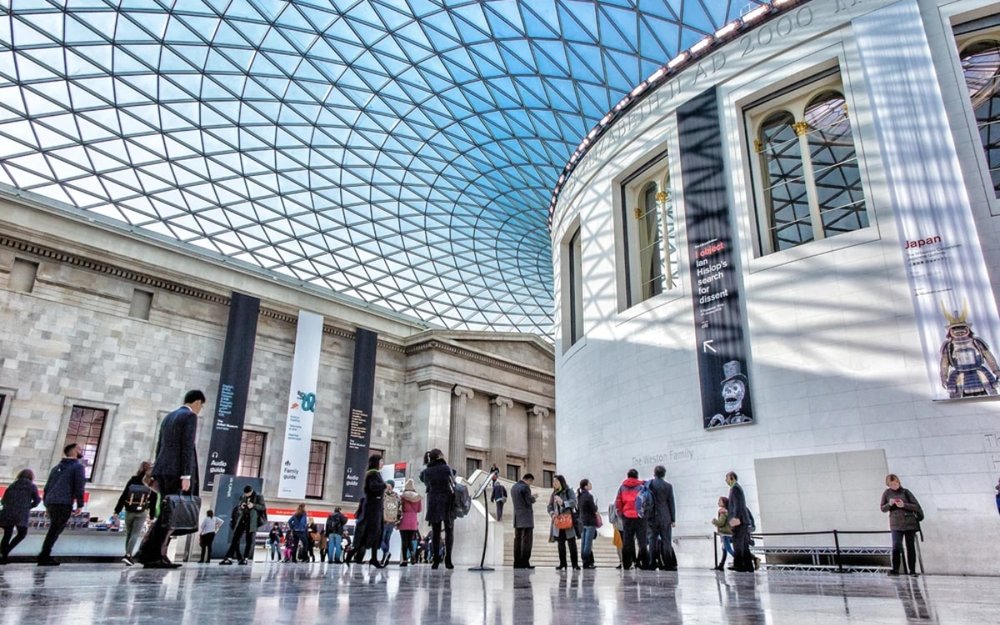 Trưa - Lạc Lối Giữa Những Kho Báu Ở Bảo Tàng Anh