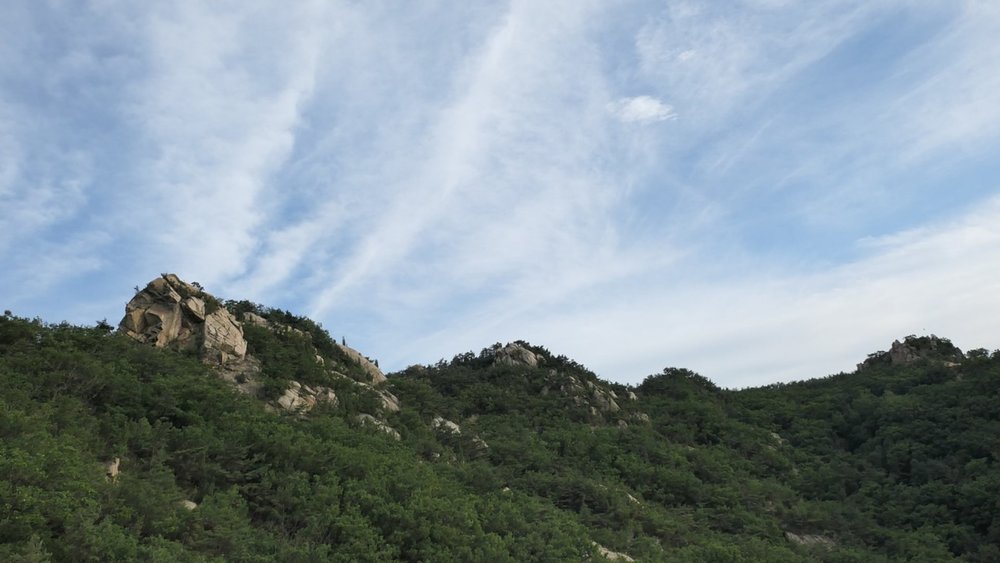 The Seoul weather is perfect for this hike. Credits to kimjeakuk on Pixabay