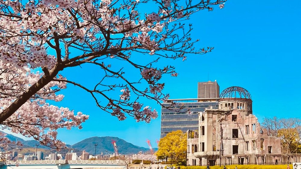Shukkeien Garden makes history look good, one cherry tree at a time.