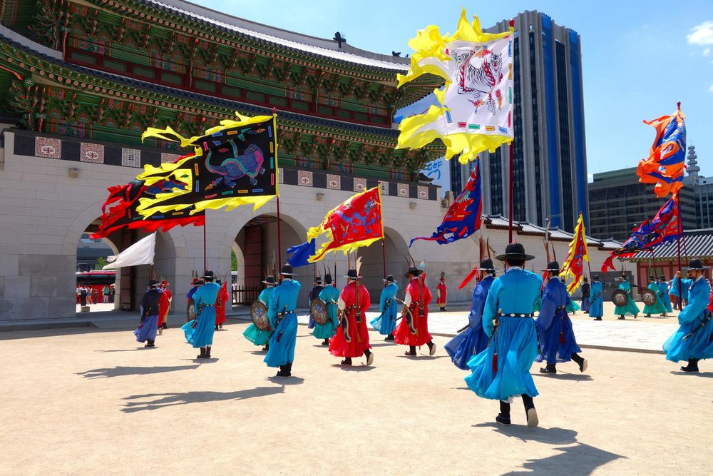 changing-of-guards ceremony at Gyeongbokgung Palace