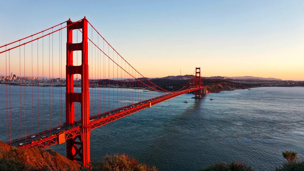 An essential stop for every tourist: the Golden Gate Bridge! Credits to @jybaek on Unsplash
