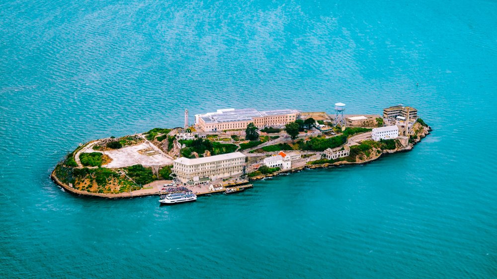 This unassuming island used to hold some of the most notorious criminals! Credits to @rodi01 on Unsplash