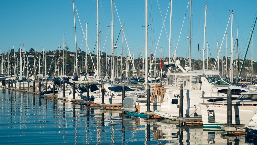 Take a trip to one of the most beautiful coastal towns! Credits to @diklein on Unsplash