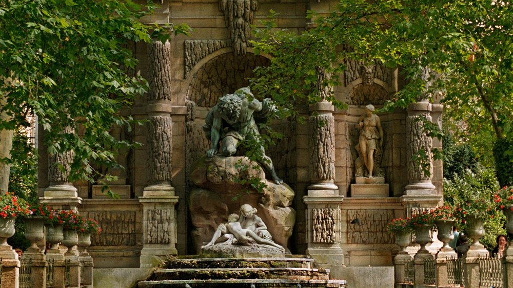 The Luxembourg Gardens offers a feast for your senses. Credits: @dhenry on Pexels