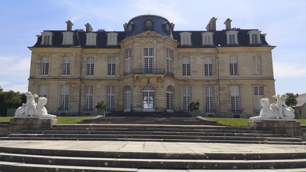 The Château of Champs-sur-Marne still stands tall and stunning after 300 years. Credits: @chateauchampssurmarne on Instagram