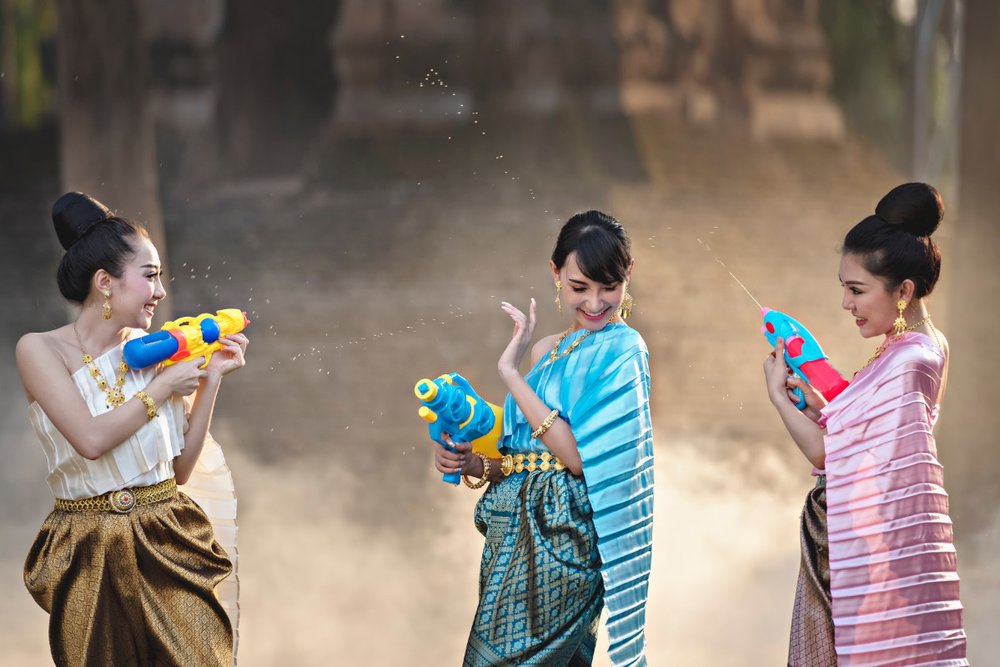 Chọn Quần Áo Mỏng & Nhanh Khô