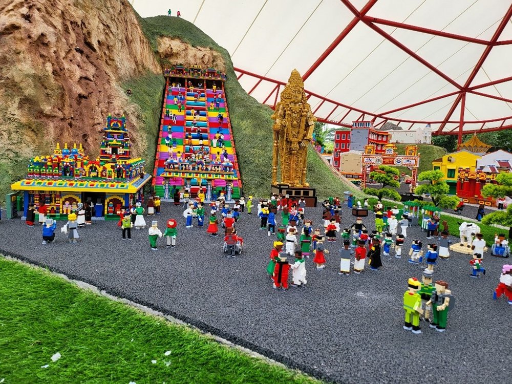 MINILAND dazzles in every way as a magnificent masterpiece built with over 30 million LEGO® bricks that showcase famous attractions from 17 Asian countries. 