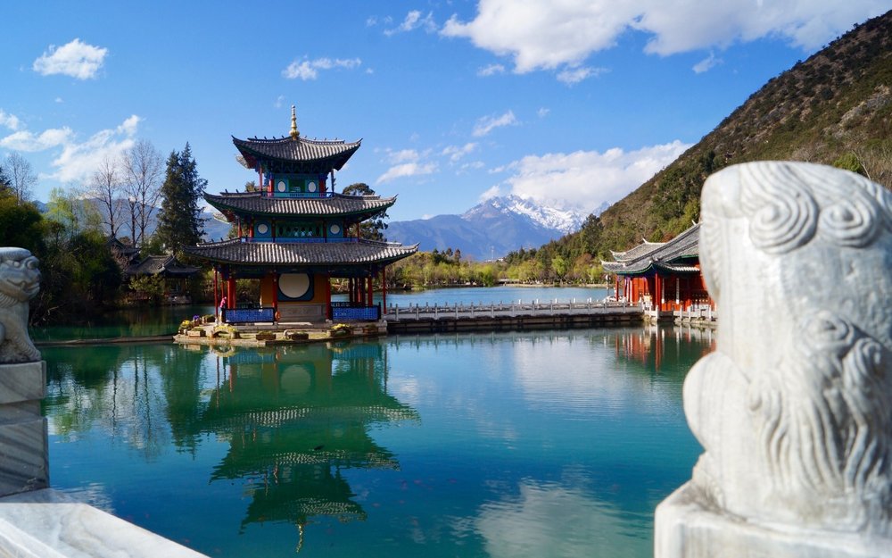 Đền Long Đàm Bạch Mã