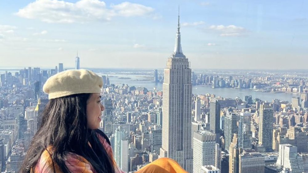 Get a picture-perfect moment by the huge windows of Summit One Vanderbilt. Image credits to Klook