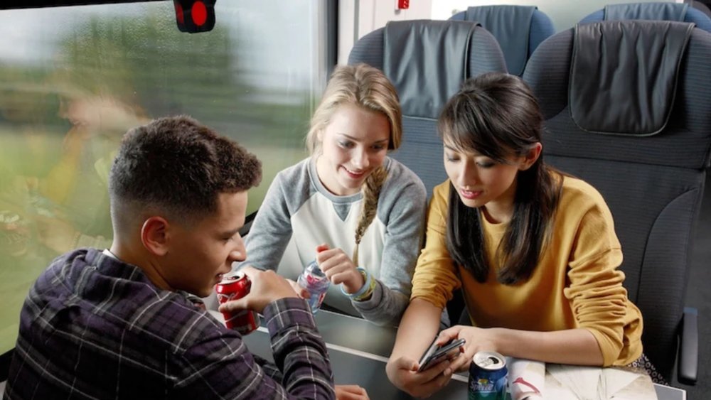 What are the available Eurostar carriages, journeys, and fares?