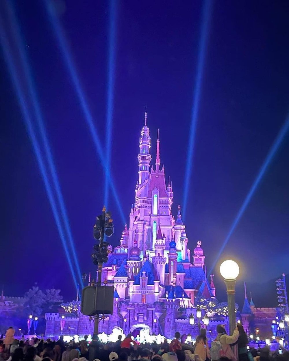 hong-kong-disneyland-resort-hong-kong-2024-mar-39