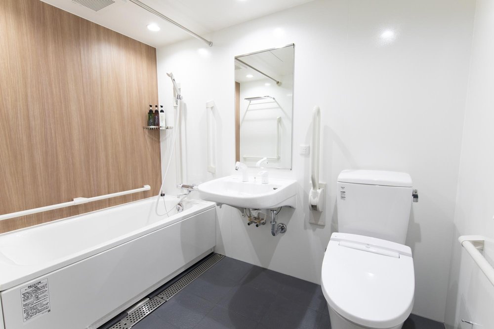 日暮里阿爾蒙特飯店的部分客房衛浴配有浴缸