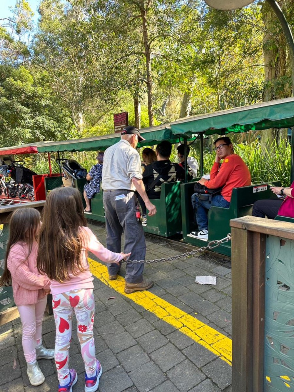 ゴールドコースト　カランビン動物園　ミニ列車
