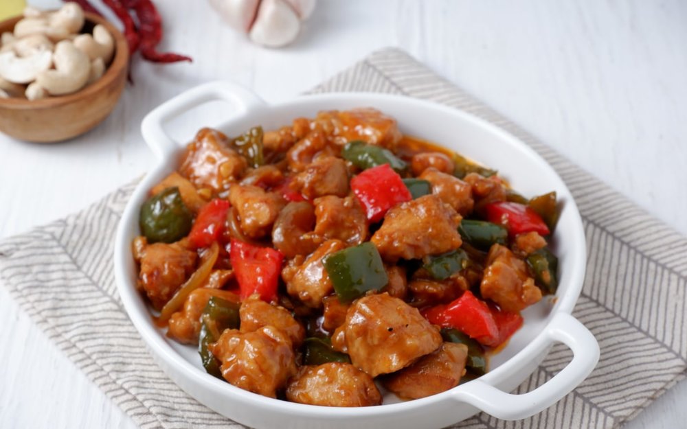 Gà Cung Bảo - Món Ngon Kiểu Hoa Nổi Tiếng