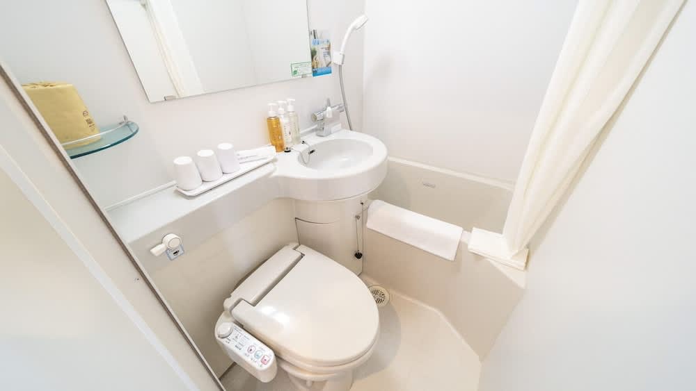 Super Hotel 超級飯店房間衛浴設備