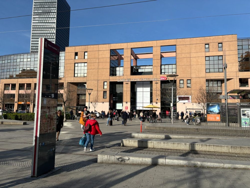 TGV フランス リヨン・パールデュー駅