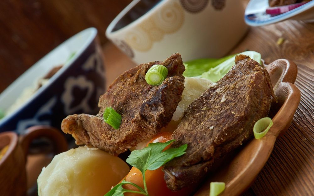 Thịt Cừu Hầm Khorkhog - Thịt Cừu Thấm Đẫm Hương Vị Rau Củ