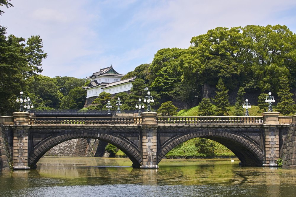 a photo of the imperial palace in chiyoda