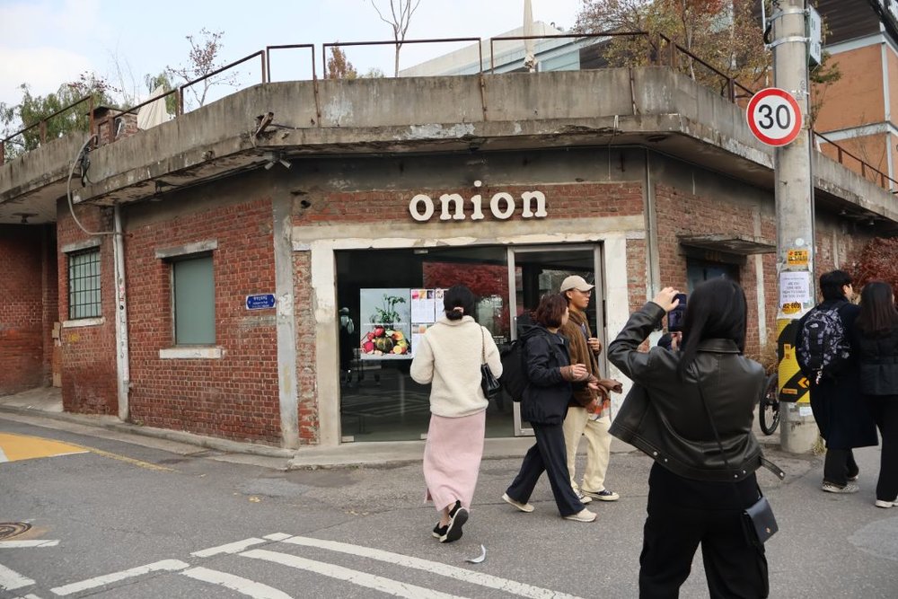 韓国　ソンス （聖水）　cafe onion 聖水店