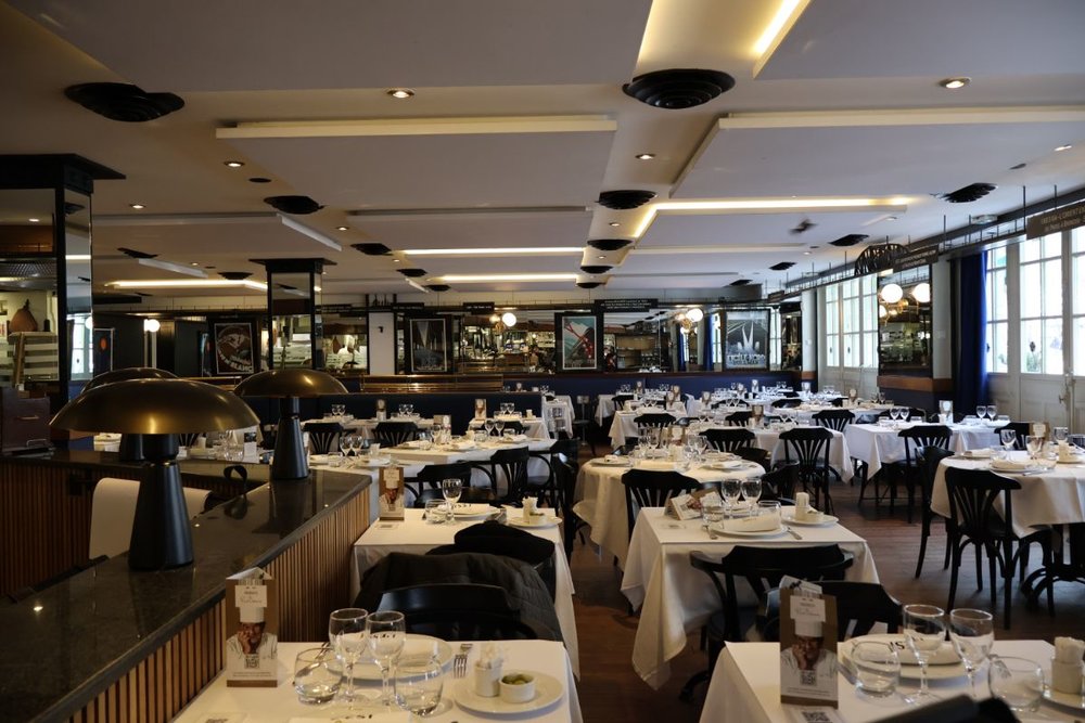 FR フランス リヨン [ホール内②]