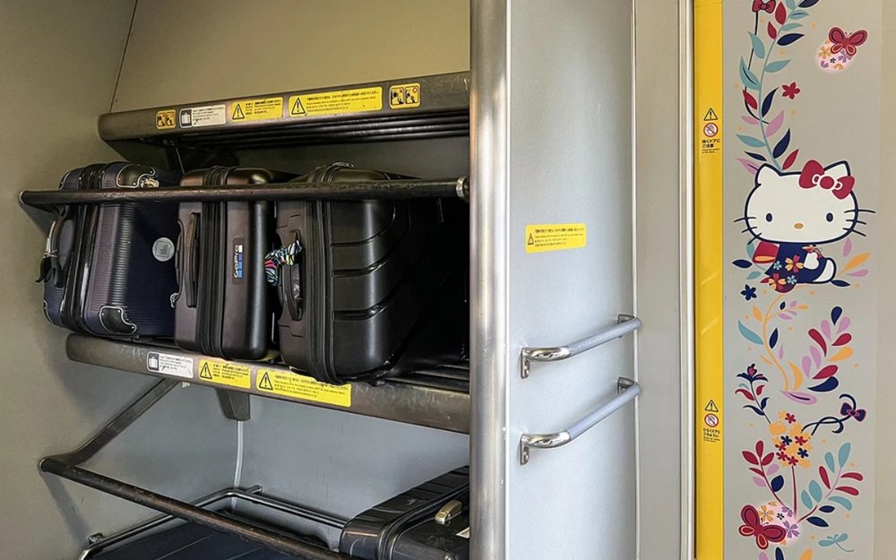 tu-san-bay-kansai-den-osaka