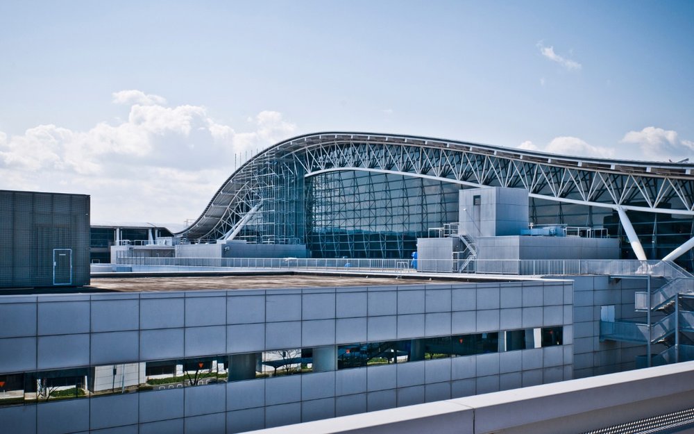 tu-san-bay-kansai-den-osaka