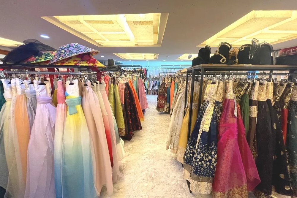 Hanbok Rental near Gyeongbokgung by Hae and Dal Hanbok