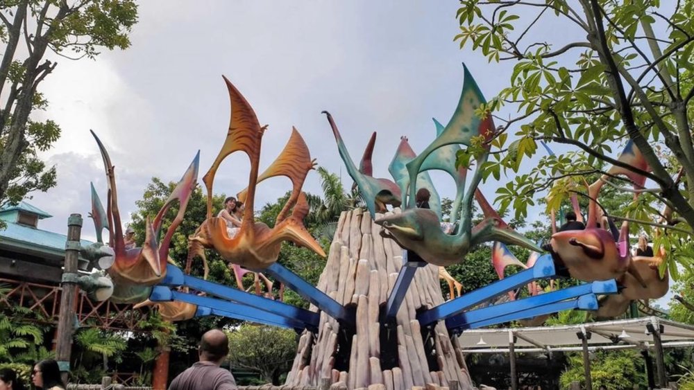 Fly back to the prehistoric times at Dino-Soarin' with the entire family! Credits: Klook