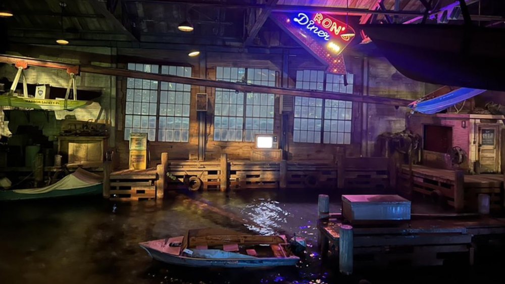 Witness the magic behind your favorite Hollywood films at Lights, Camera, Action! Credits: Klook