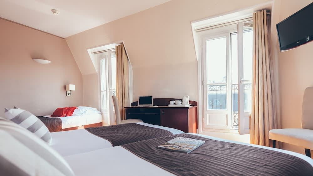 rooms inside Hôtel Excelsior Opéra