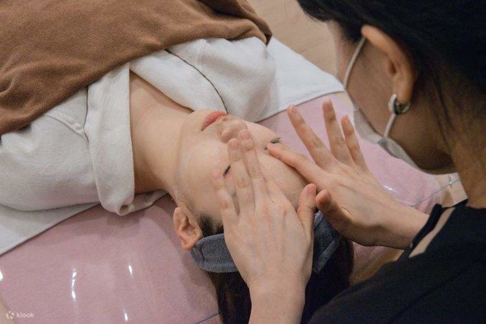 Beau Lounge K-Beauty Day Spa