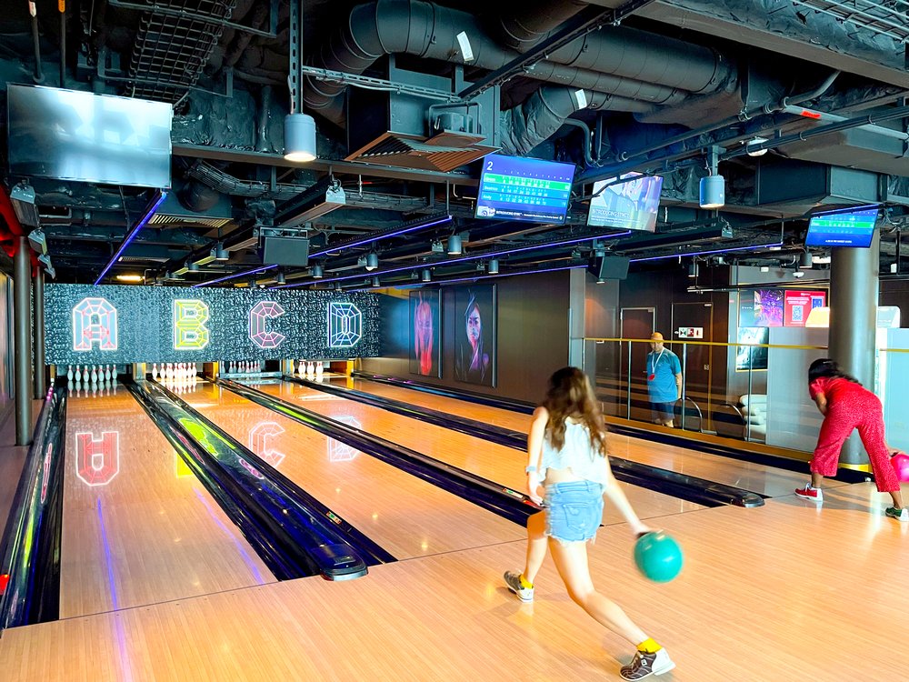 Genting Dream Bowling