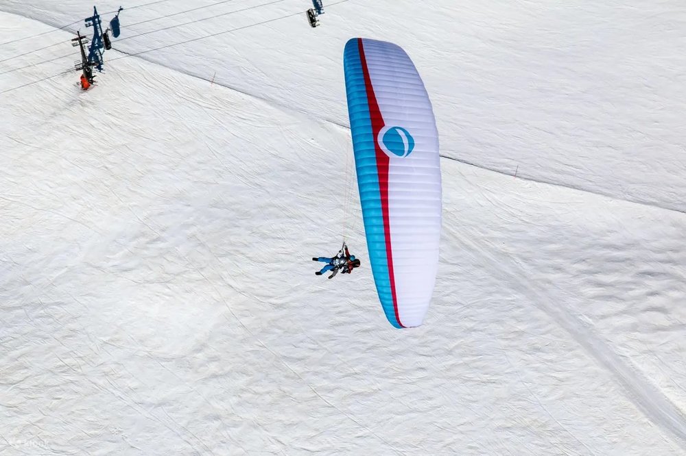 Bay Dù Lượn Đôi Ở Klosters