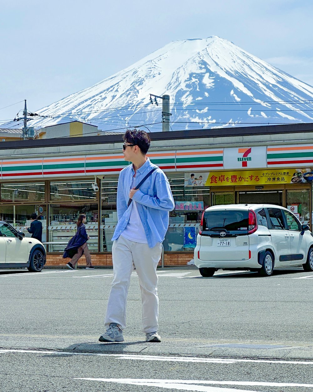 7-11 with Mount Fuji