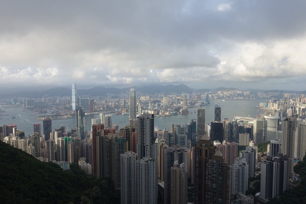 Victoria Peak Tram ที่ฮ่องกง 》เวลาและราคาที่ดีที่สุด สำหรับการขึ้นภูเขา พร้อมชมทิวทัศน์ยามค่ำคืน 5