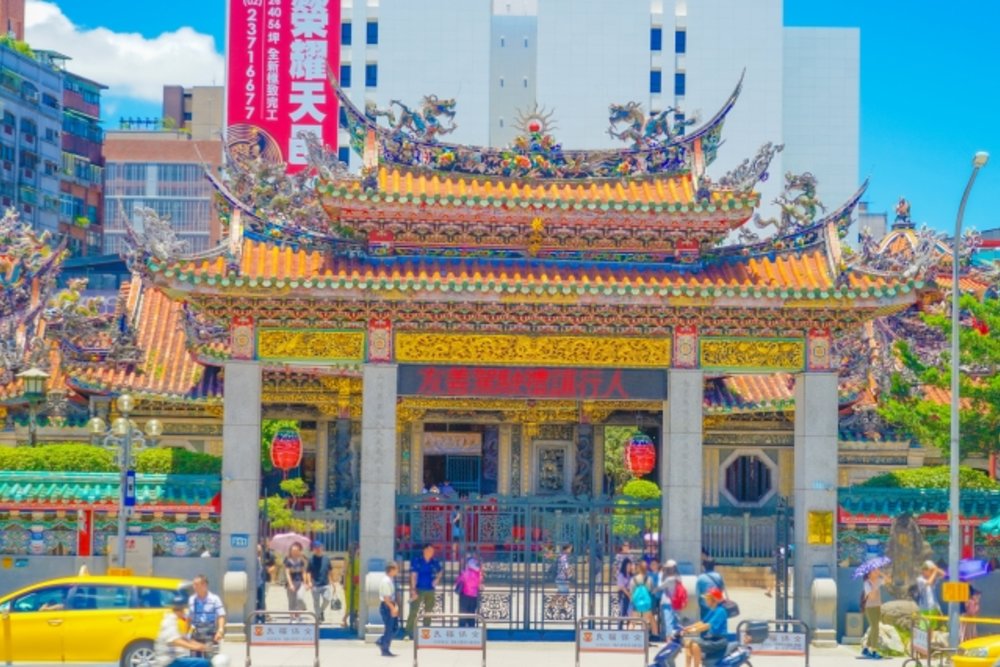 台湾　台北 万華（ワンファ）地区と隣接する龍山寺