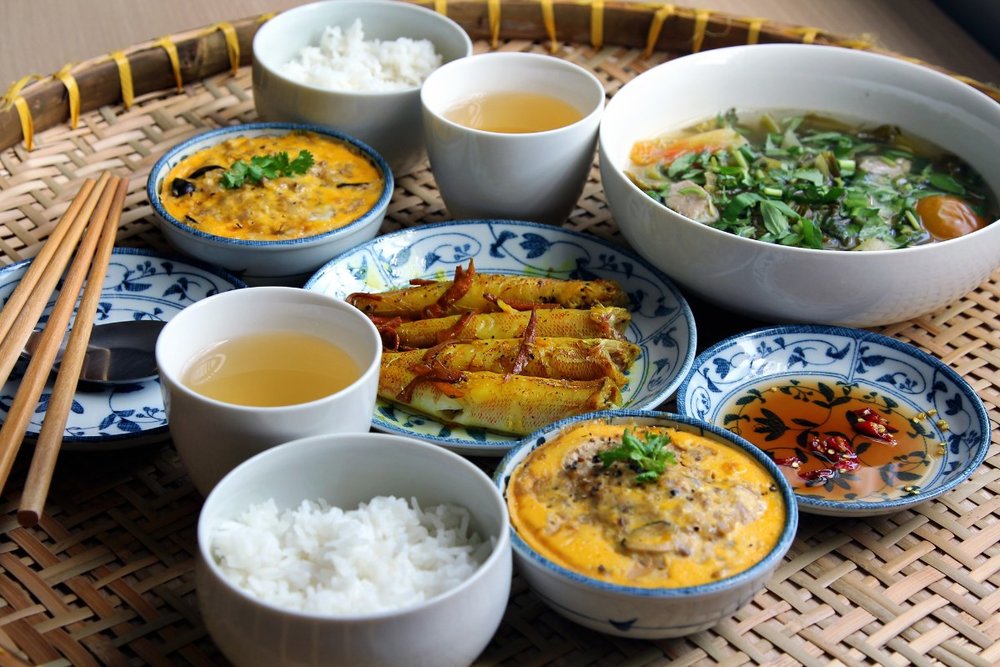 Ăn Gì Ở Chợ Đồng Xuân? Đừng Bỏ Qua Đặc Sản Hà Nội Hấp Dẫn