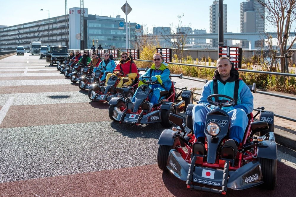 dua-xe-go-kart-o-tokyo