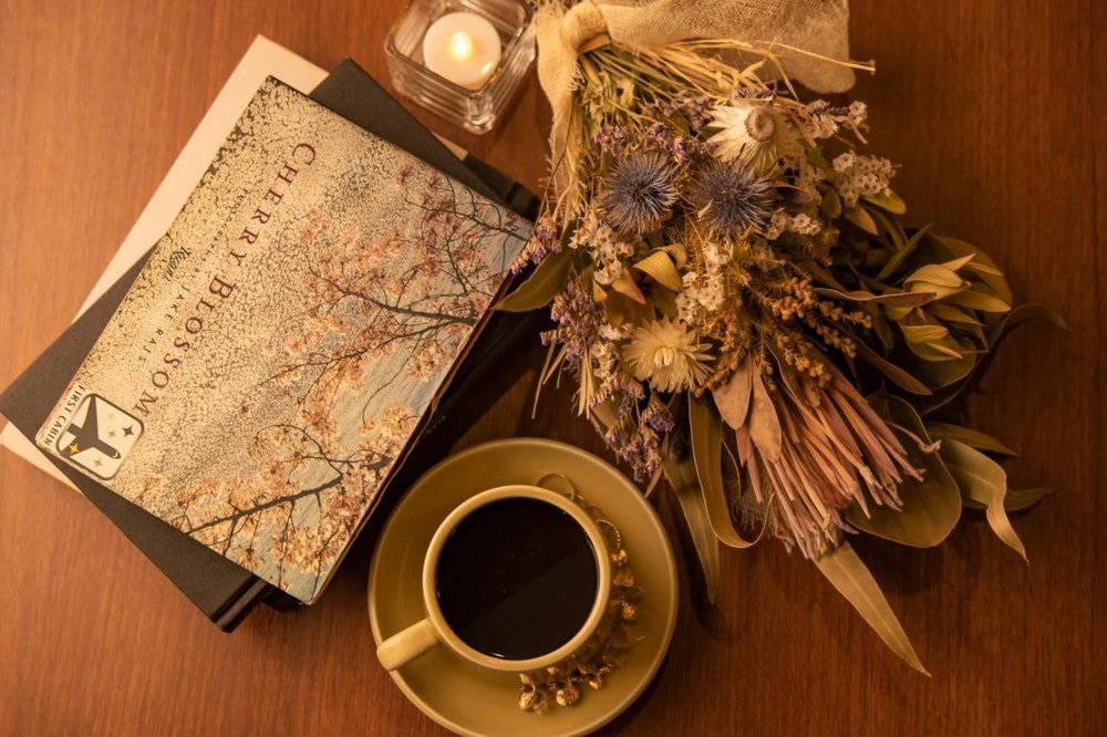 羽田機場膠囊旅館 First Cabin T1|休息區提供飲品、書籍