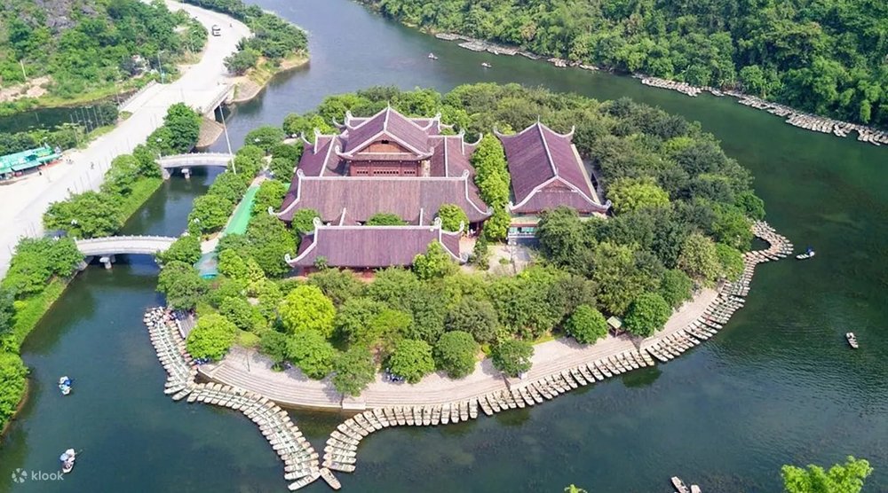 白亭寺, 河內景點