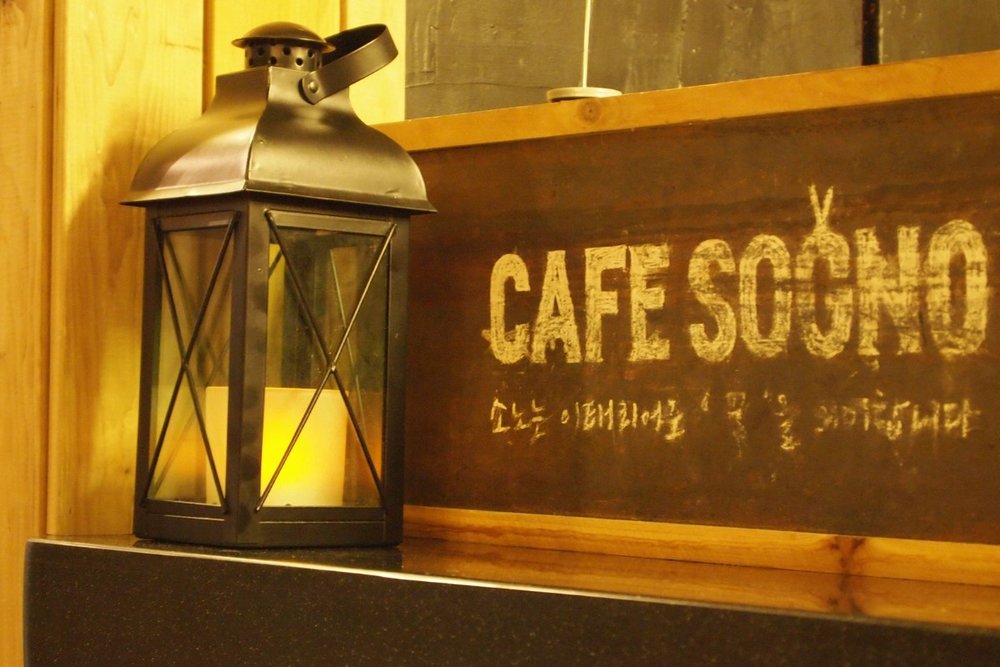 Mẹo Vặt Khi Đi Hongdae Tự Túc - Các Điểm Cung Cấp Thông Tin Hữu Ích