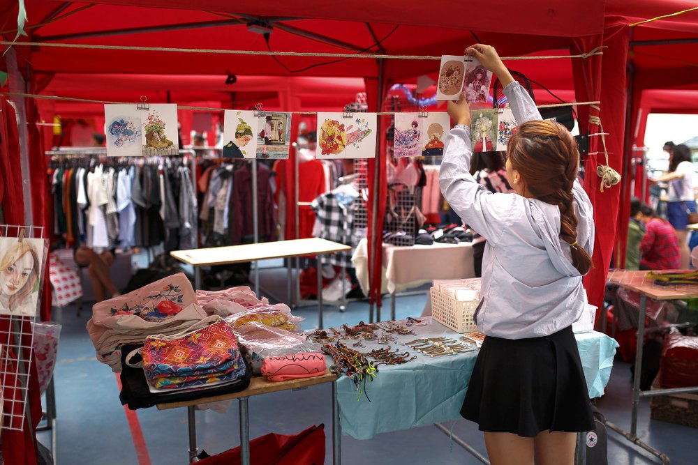 Mua Sắm Quần Áo "Chất Như Nước Cất"