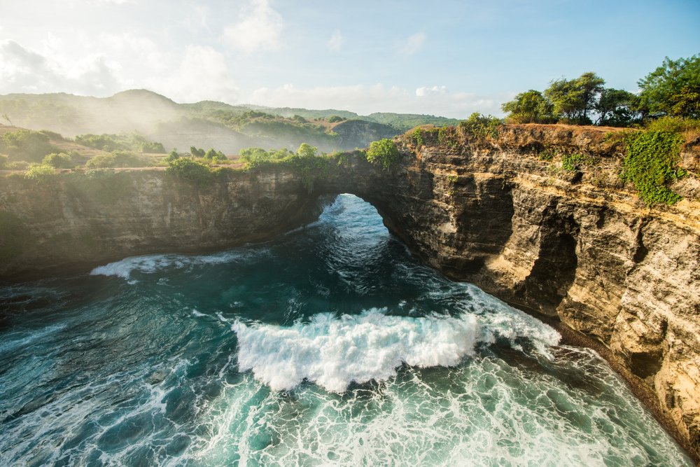 Sáng - Trưa: Khám Phá Tây Nusa Penida