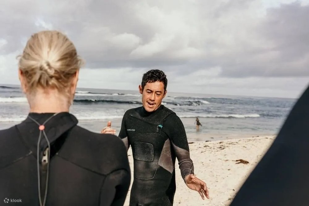 catch a wave in perth surfing