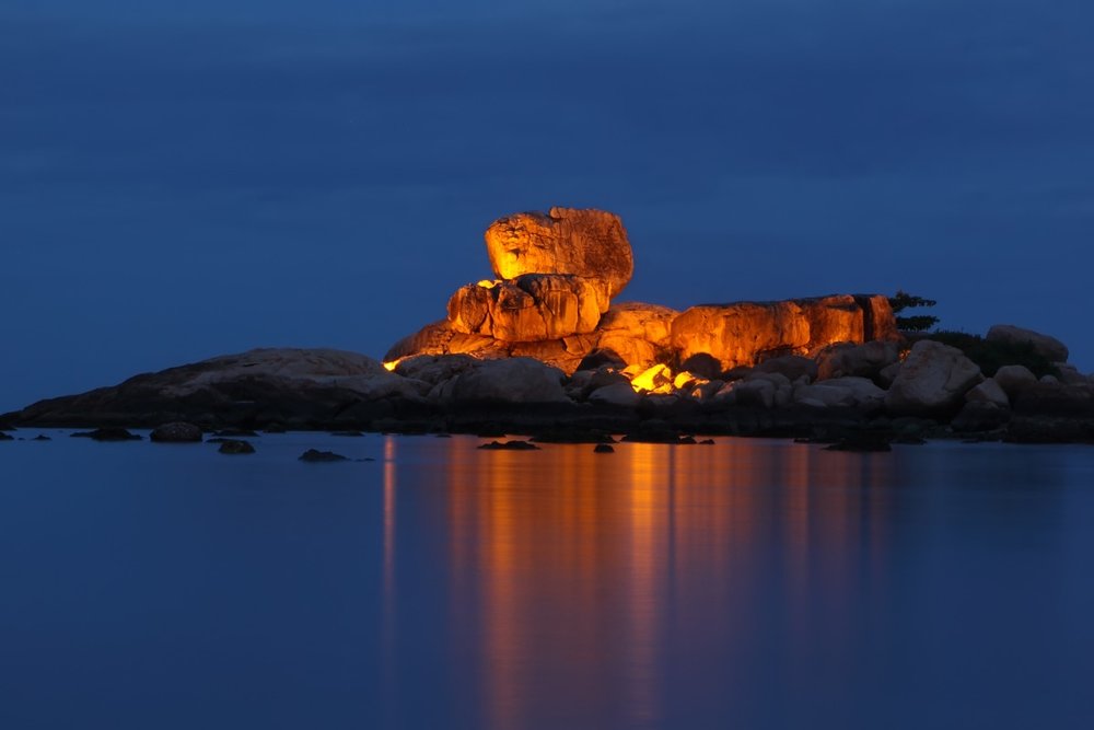 Các Khách Sạn, Nhà Nghỉ & Homestay Giá Tốt Gần Hòn Chồng Nha Trang